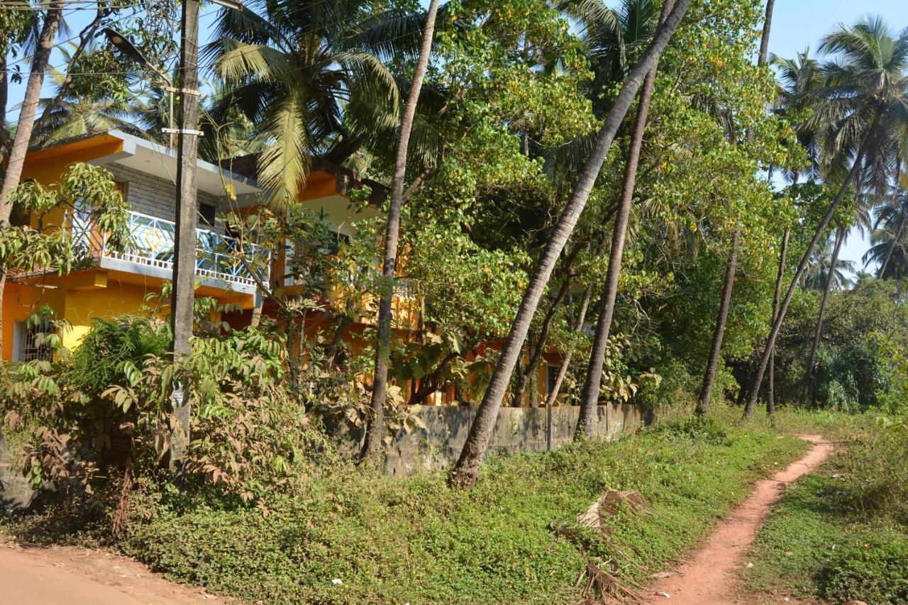 Taru Rooms Morjim Beach Exterior foto