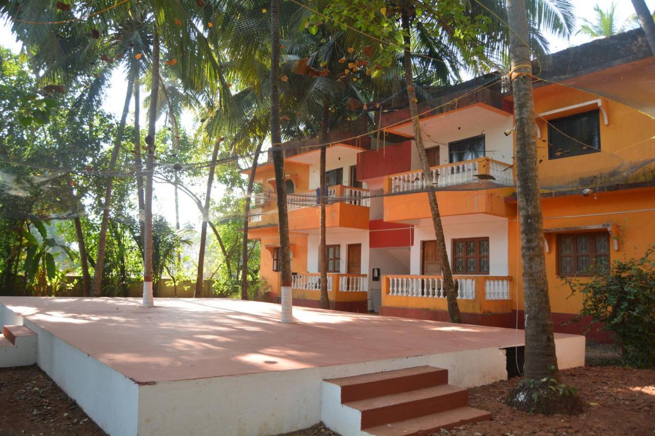 Taru Rooms Morjim Beach Exterior foto